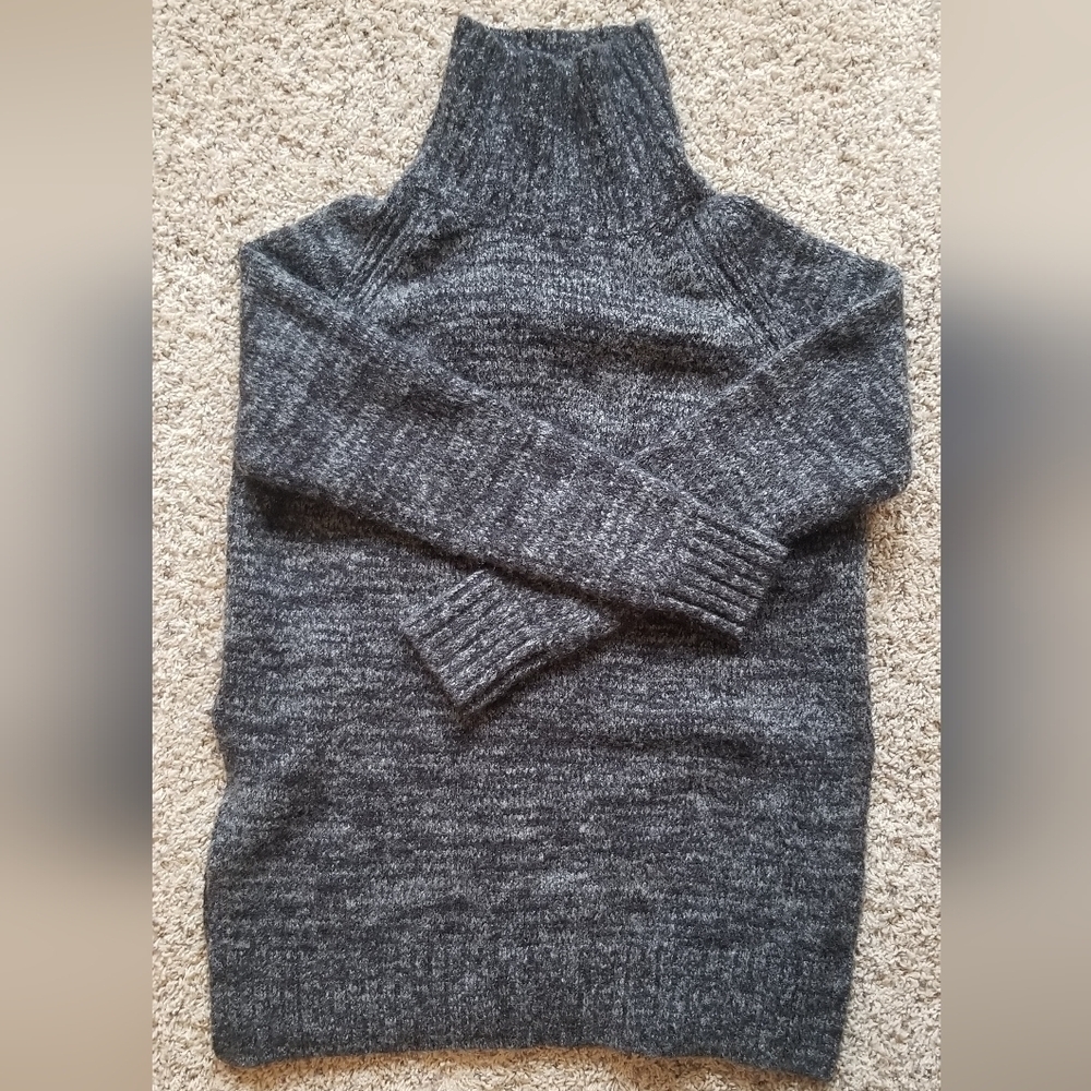 Women's Size Medium Zara Knit Turtleneck Sweater
